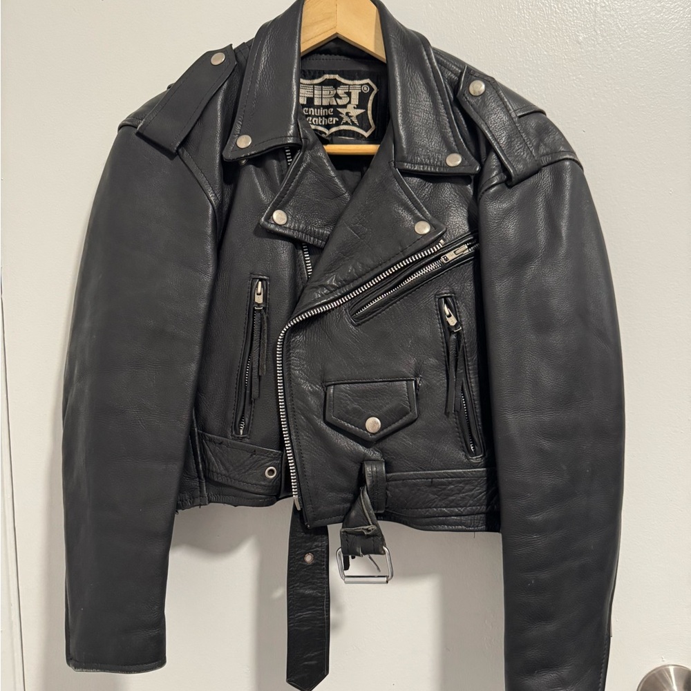 Vintage Black Cropped Leather Biker Jacket